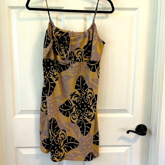Manuhealii Dresses & Skirts - Vintage Manuhealii Dress. size M. Tan, Black, & Gray